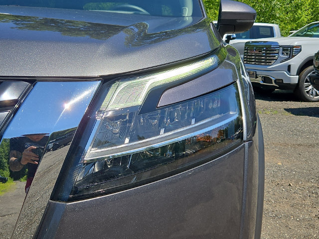 Used 2023 Nissan Pathfinder Platinum AWD/4WD image 38