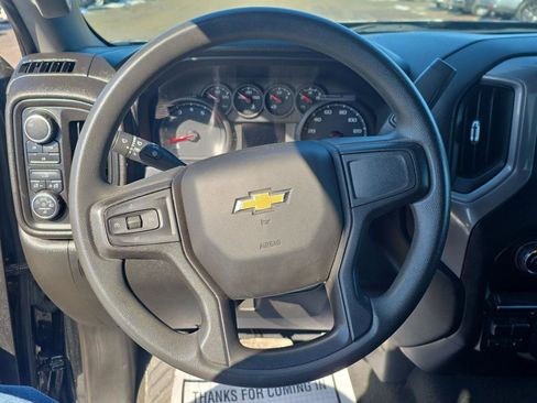 Used 2021 Chevrolet Silverado 2500 Custom w/ Custom Value Package image 3