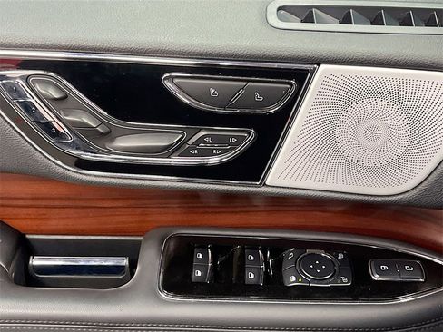 Used 2023 Lincoln Navigator L Reserve image 18