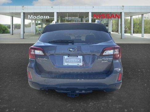 Used 2017 Subaru Outback 3.6R Limited AWD/4WD image 4
