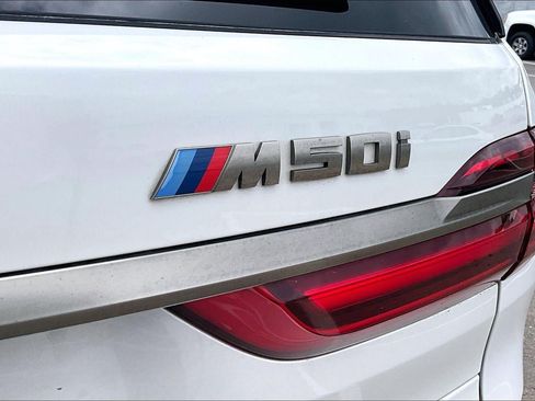 Used 2021 BMW X7 M50i AWD/4WD image 8