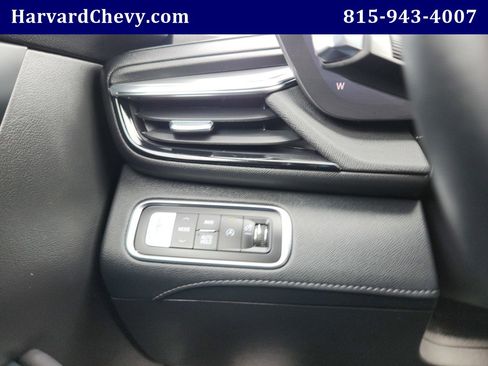 Used 2025 Buick Enclave Preferred image 21