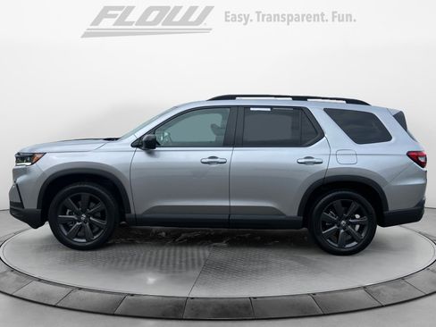 Certified 2025 Honda Pilot Sport image 5