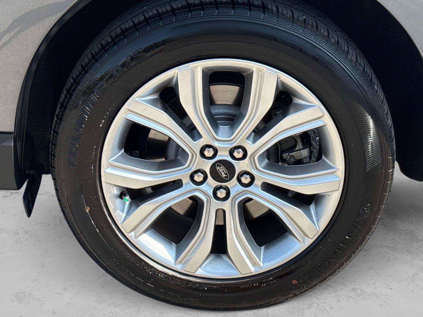 Used 2024 Ford Edge Titanium AWD/4WD image 9