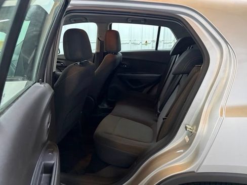 Used 2017 Chevrolet Trax LS FWD image 15