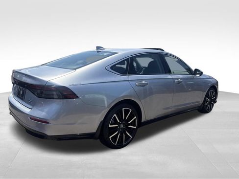 Used 2024 Honda Accord Touring image 6