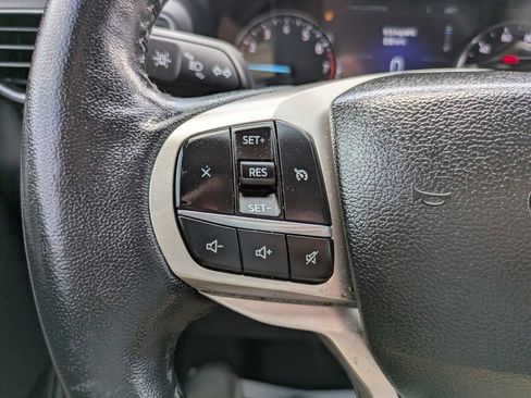 Used 2022 Ford Explorer XLT w/ Equipment Group 202A image 18