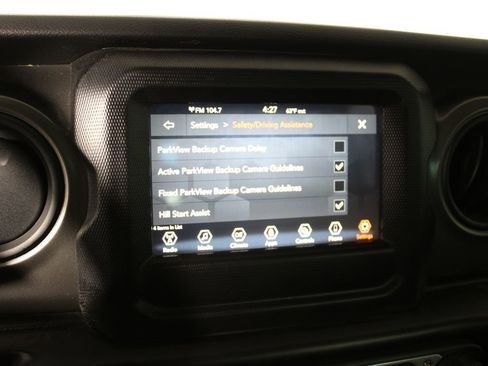 Used 2023 Jeep Gladiator Sport w/ Off Road Group image 16