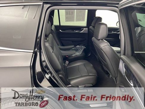 Used 2025 Cadillac XT6 Premium Luxury image 42