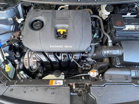 Used 2017 Kia Forte S w/ S Premium Package FWD image 28