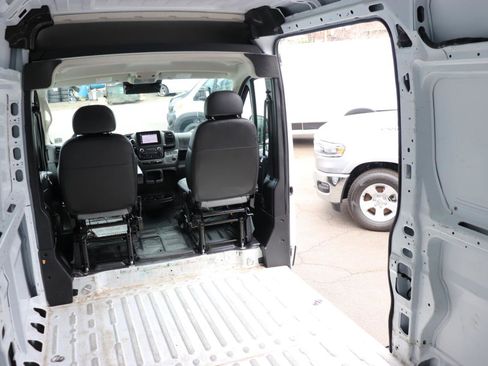 Used 2025 RAM ProMaster 2500 w/ Convenience Group image 18