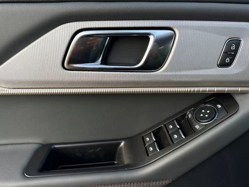 New 2026 Ford Explorer Active w/ Active Comfort Package image 10