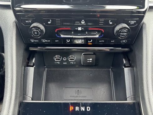 Used 2024 Jeep Grand Cherokee L Altitude image 27