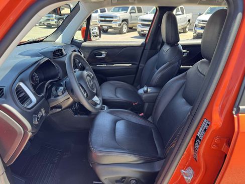 Used 2019 Jeep Renegade Latitude w/ Popular Equipment Group AWD/4WD image 22