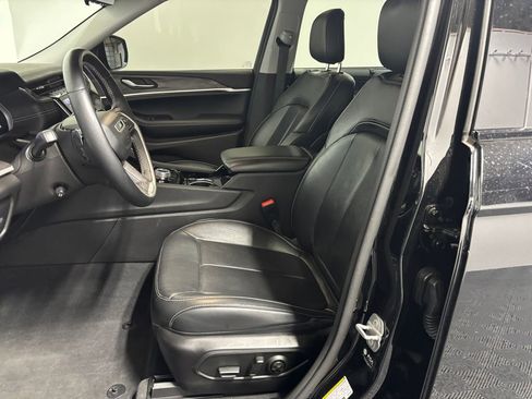 Used 2022 Jeep Grand Cherokee L Limited w/ Luxury Tech Group II AWD/4WD image 11