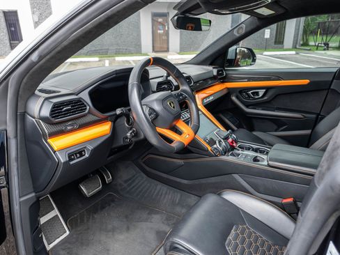 Used 2020 Lamborghini Urus AWD/4WD image 3
