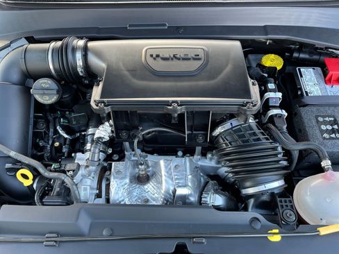 Used 2025 Jeep Compass Trailhawk image 33