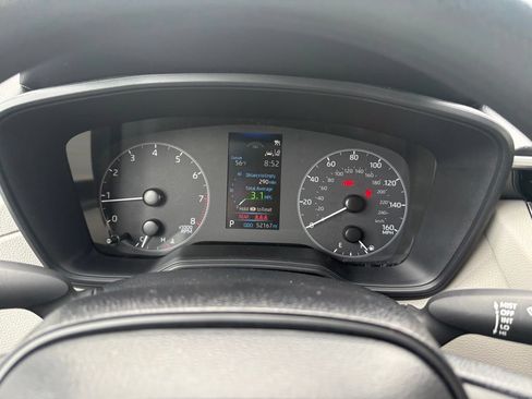 Used 2024 Toyota Corolla Cross L AWD/4WD image 19