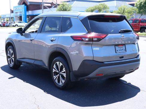 Used 2022 Nissan Rogue SV w/ SV Premium Package FWD image 7