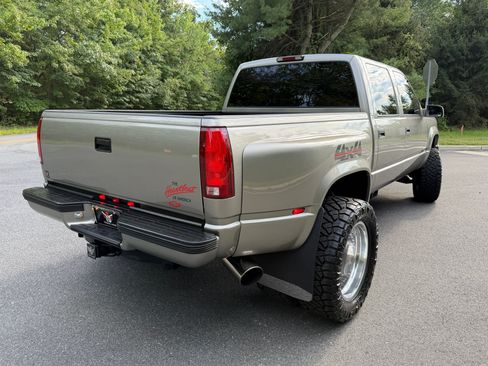 Used 1999 Chevrolet Silverado 3500 4x4 Crew Cab w/ Preferred Equipment Group 3 image 17