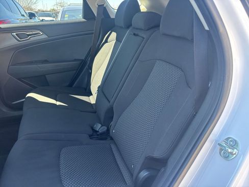 Used 2025 Kia Sportage LX image 23