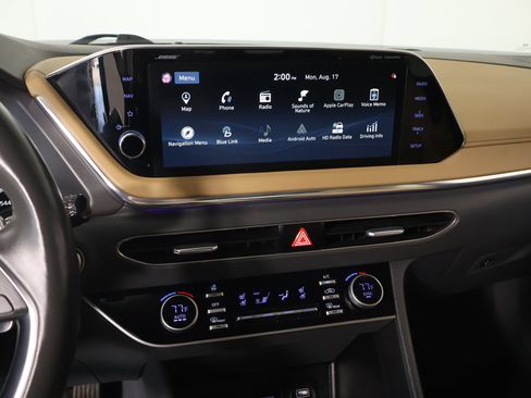 Used 2020 Hyundai Sonata Limited w/ Preferred Accessory Package FWD image 5