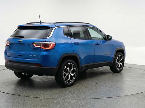 Used 2025 Jeep Compass Limited AWD/4WD image 9