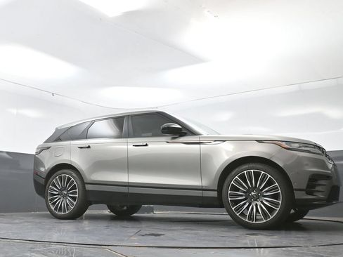 Used 2018 Land Rover Range Rover Velar R-Dynamic HSE AWD/4WD image 51