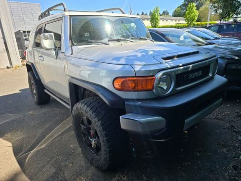 Used 2007 Toyota FJ Cruiser 4WD image 2