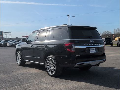 Used 2024 Ford Expedition Limited image 3