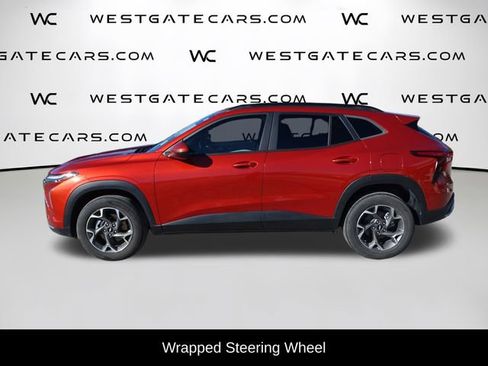 Used 2024 Chevrolet Trax LT w/ Driver Confidence Package image 7