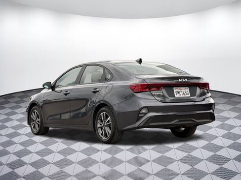 Used 2024 Kia Forte LXS w/ LXS Technology Package image 3