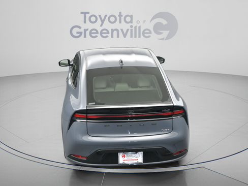Used 2024 Toyota Prius XLE FWD image 10