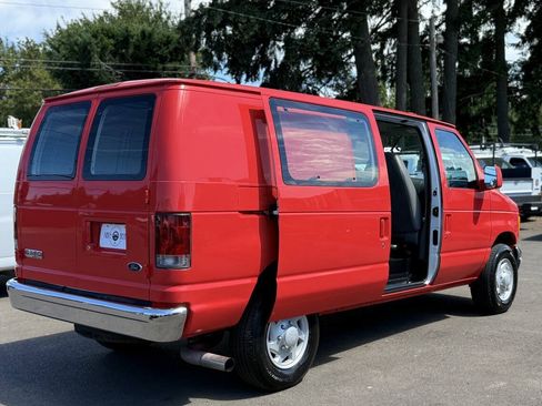 Used 2006 Ford E-350 and Econoline 350 Super Duty RWD image 1