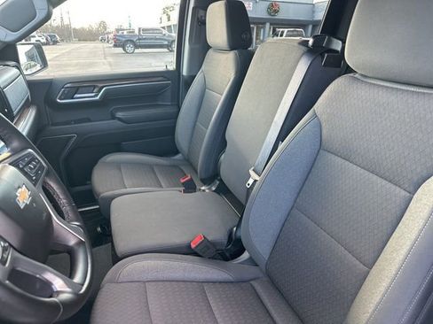 Used 2025 Chevrolet Silverado 1500 LT image 12