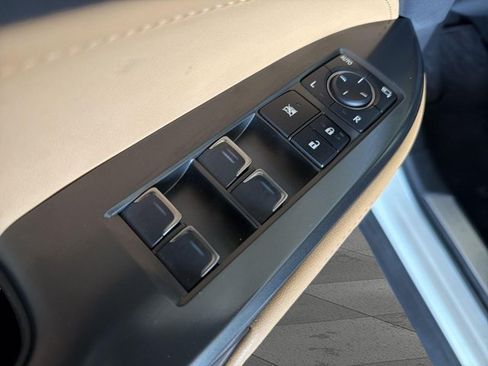 Certified 2025 Lexus NX 250 FWD w/ Accessory Package (Z1) image 9