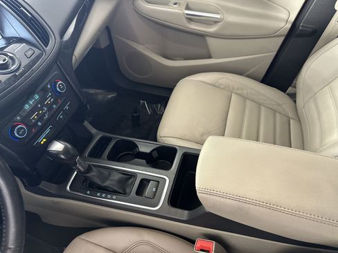 Used 2017 Ford Escape Titanium image 25