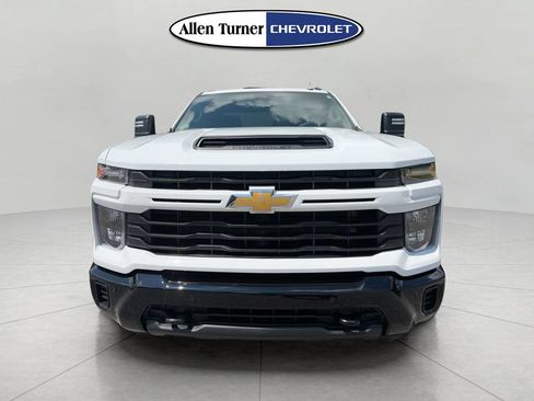 Used 2026 Chevrolet Silverado 2500 Custom w/ Custom Value Package AWD/4WD image 2