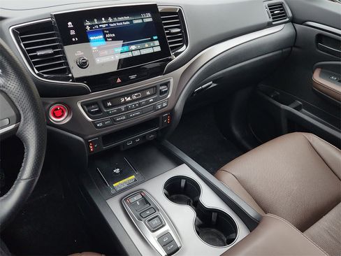 Used 2024 Honda Passport EX-L image 25