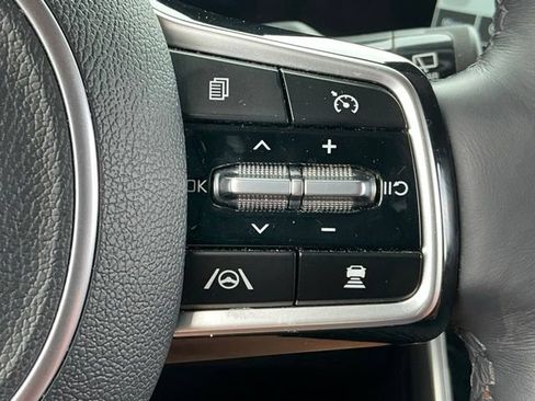Used 2023 Kia Carnival SX Prestige FWD image 34
