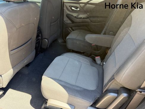 Used 2023 Chevrolet Traverse LT FWD image 15