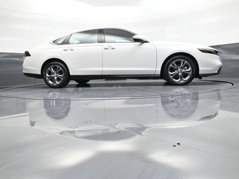 Certified 2024 Honda Accord EX image 29