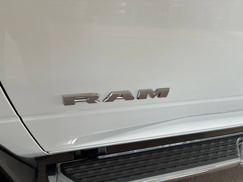 Certified 2022 RAM 2500 Tradesman AWD/4WD image 9