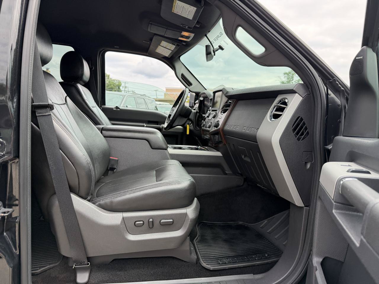 Used 2013 Ford F350 Lariat w/ Lariat Interior Pkg AWD/4WD image 16