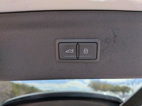 Used 2018 Audi Q3 2.0T Premium Plus image 42