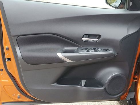 Used 2023 Nissan Kicks SV image 8