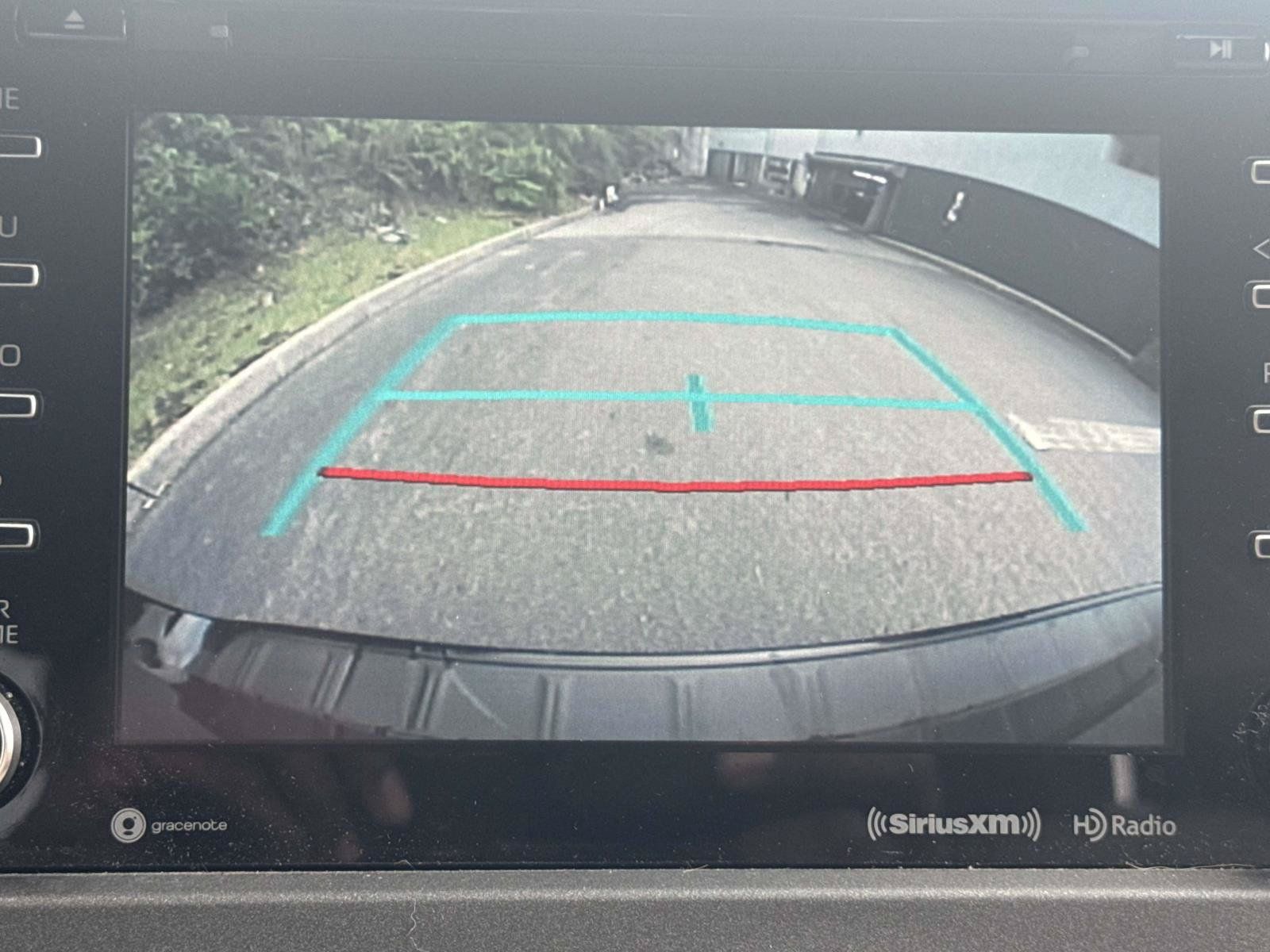 Used 2019 Toyota Sienna XLE w/ XLE Navigation Package FWD image 28