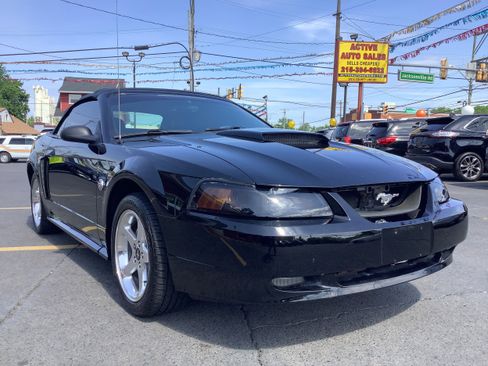Used 2004 Ford Mustang GT RWD image 1