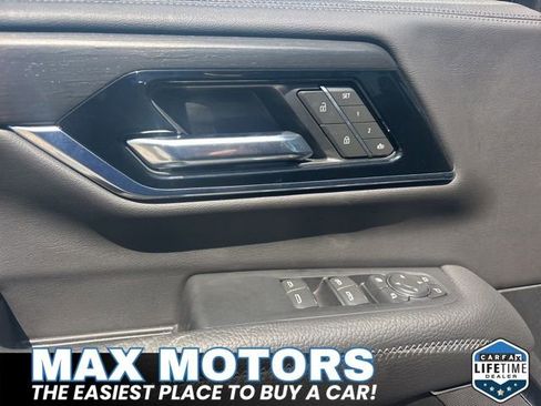 Used 2025 GMC Yukon Denali AWD/4WD image 11