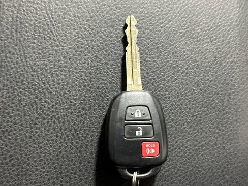 Used 2023 Toyota Tacoma SR AWD/4WD image 38